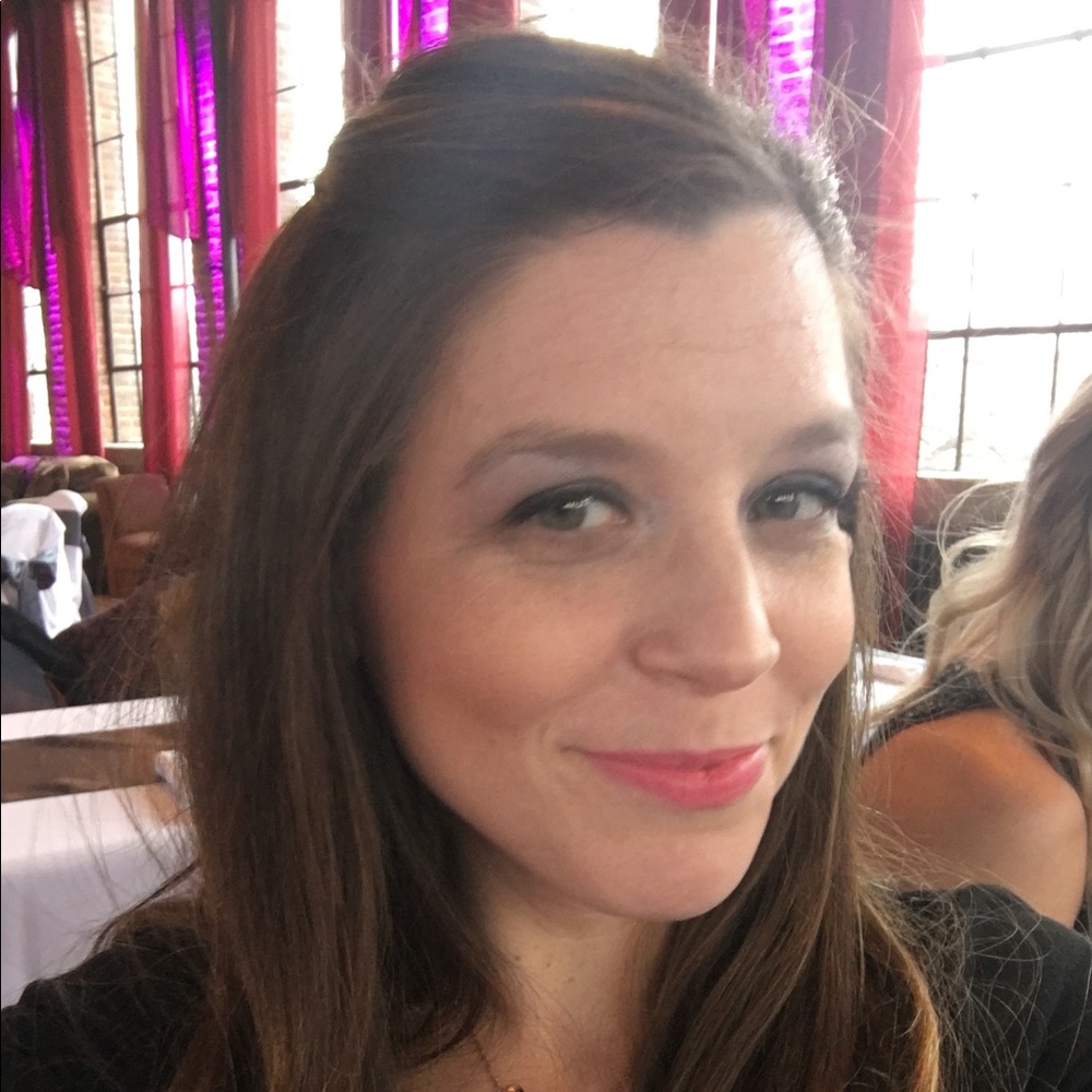 Meet your Posher, Lisa